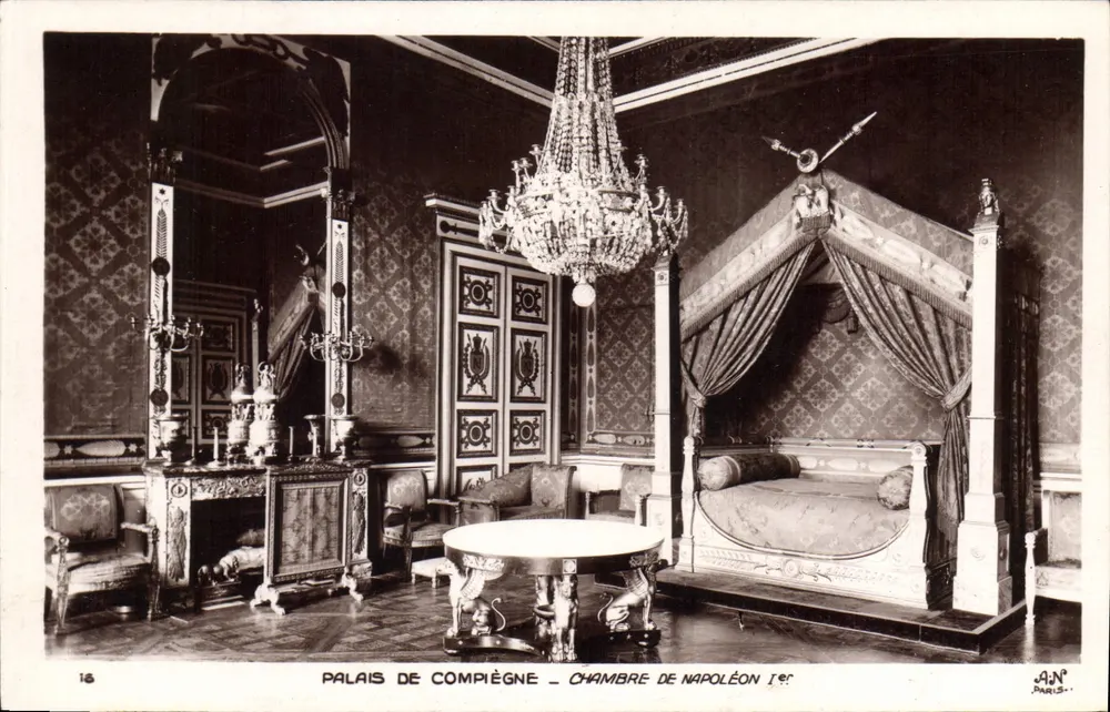 Palácio de Compiègne — Quarto de Napoleão I — A.N. Paris - Frente