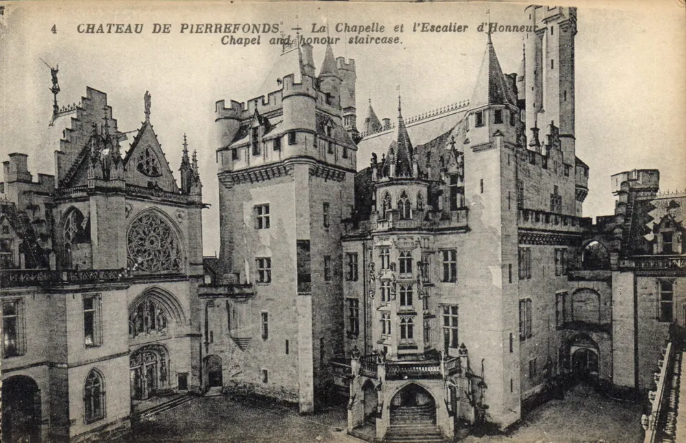 Château de Pierrefonds — La Chapelle et l'Escalier d'Honneur — Anciens Établissements Corréel, Paris - Vorderseite