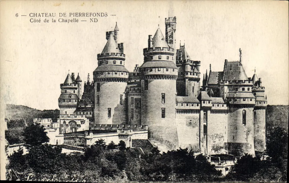 Castelo de Pierrefonds — Lado da Capela — ND - Frente