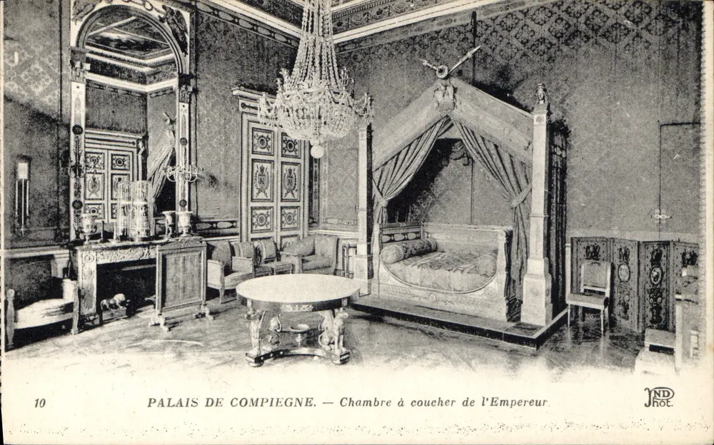 Palácio de Compiègne — Quarto de dormir do Imperador - Frente
