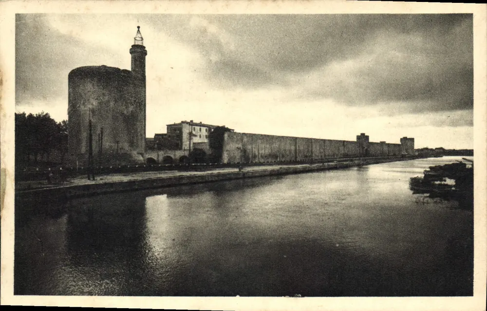 Aigues-Mortes (Gard) — Turm von Constance und westliche Mauern — Serv. Commercial Monument Historique - Vorderseite