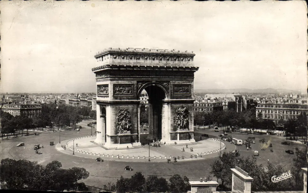 Paris - A Place de l'Étoile - L'Arc de Triomphe — Éditions Chantal - Frente