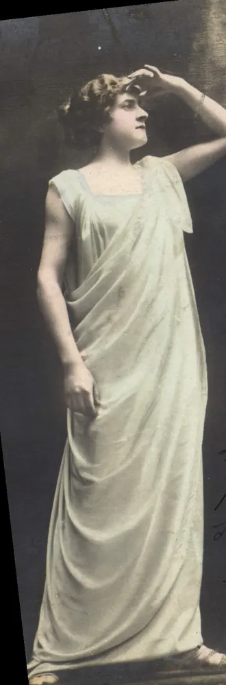 Mulher em vestido antigo — pose clássica — editor desconhecido, número de série não visível - Frente