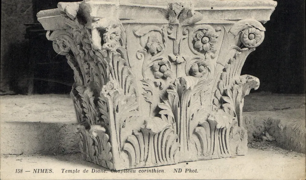 Nîmes — Tempio di Diana. Capitello corinzio — ND Phot. n°158 - Recto