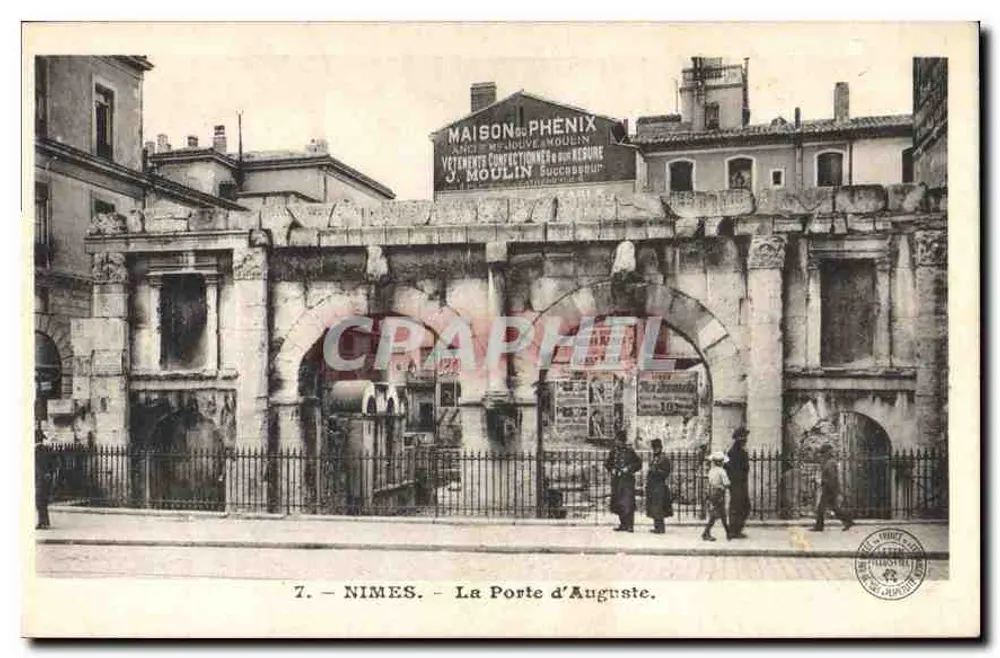 Nîmes - A Porta de Augusto — vista histórica com a inscrição 'MAISON PHÉNIX' acima das ruínas - Frente