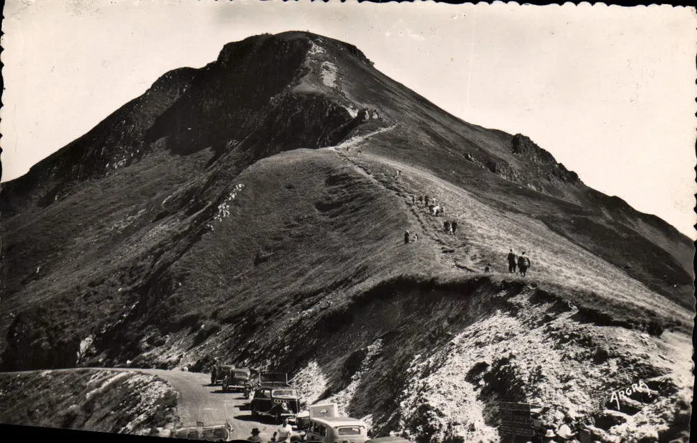 Le Puy Mary (Cantal) — Altitude 1.787 m — editor Aproa - Frente