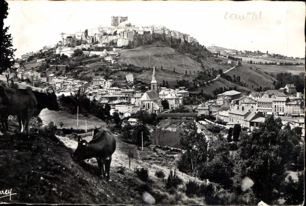 Cantal — Vista geral — Edições Interdita - Foto Larrey - Frente