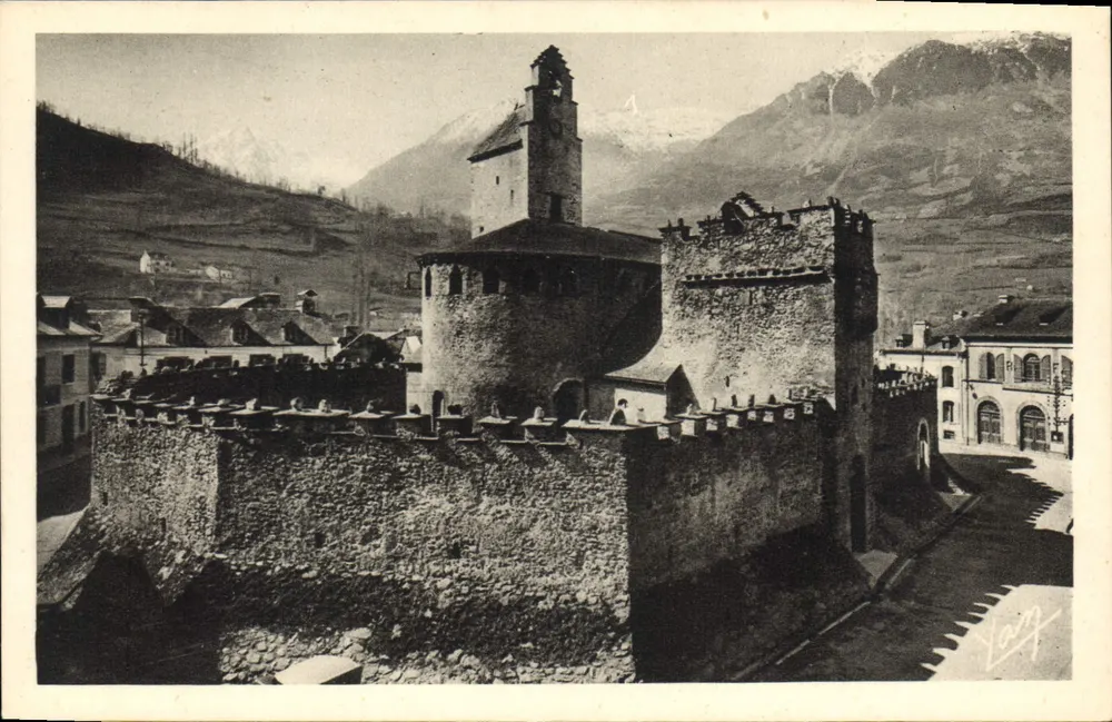 Luz (H-P) — Kirche der Templer, 12. und 13. Jahrhundert — Photo Edition Quinault, Lourdes - Vorderseite