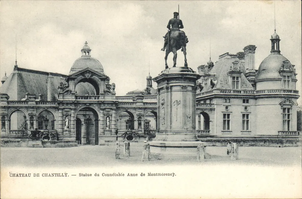 Schloss Chantilly — Statue des Connétables Anne de Montmorency — Verlag Raphael Tuck & Fils Ltd, Sammlung Chantilly, Nr. 60 - Vorderseite
