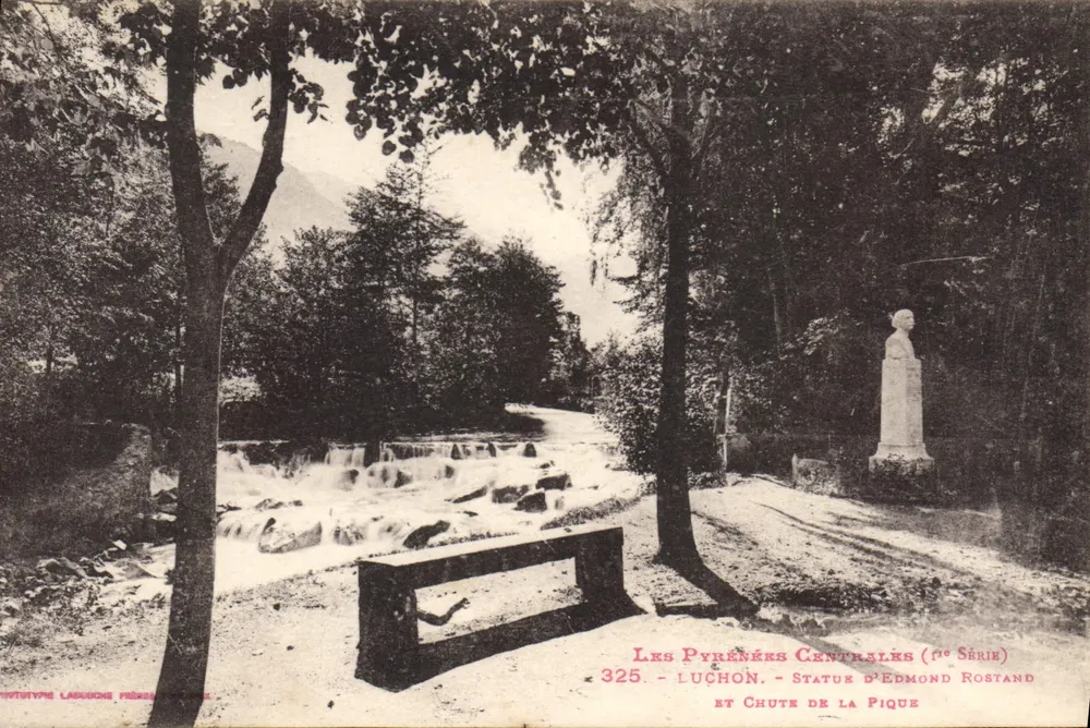 Luchon - Estátua de Edmond Rostand e Cachoeira da Pique — Os Pirineus Centrais (1ª Série) n°325 - Frente