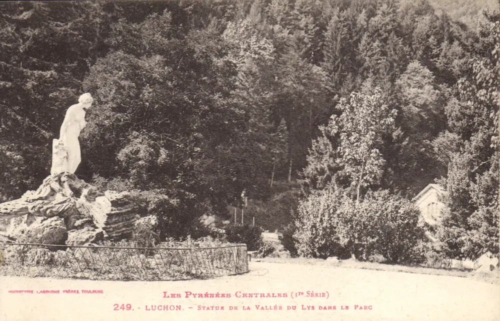 Luchon — Statue der Schlucht des Lys im Park — Labouche Frères, Toulouse, 249 - Vorderseite
