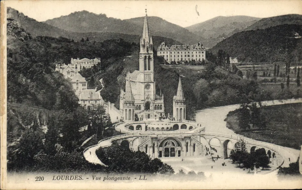 Lourdes - Vista aérea - LL - Frente