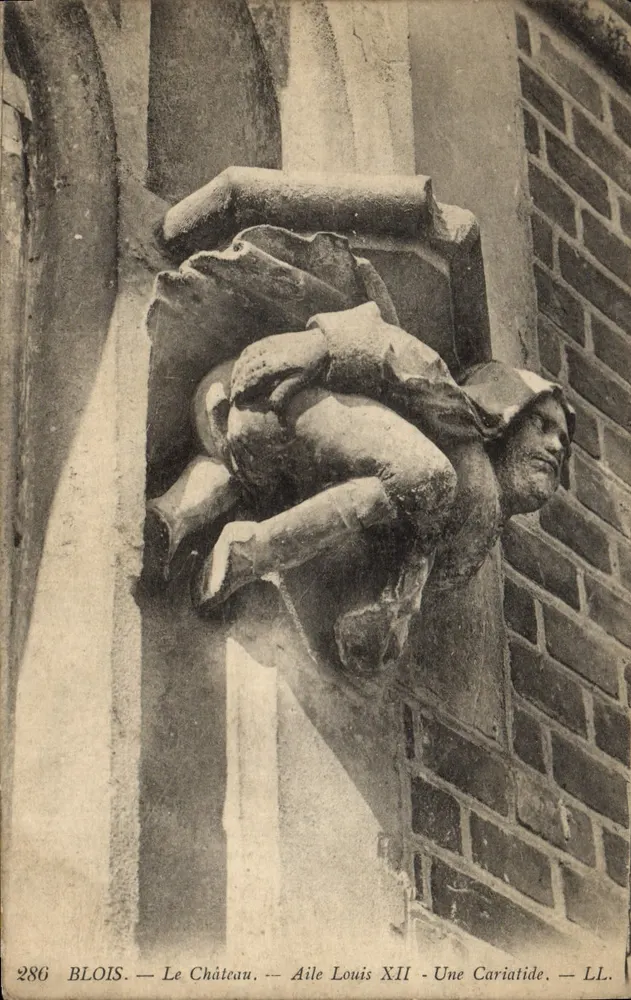 Blois — Das Schloss — Flügel Louis XII — Eine Karyatide — LL. - Vorderseite