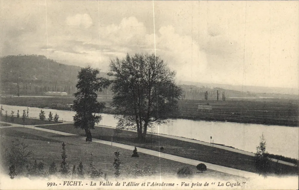 Vichy - Die Tal der Allier und der Flughafen - Aufnahme von "La Cigale" - Vorderseite