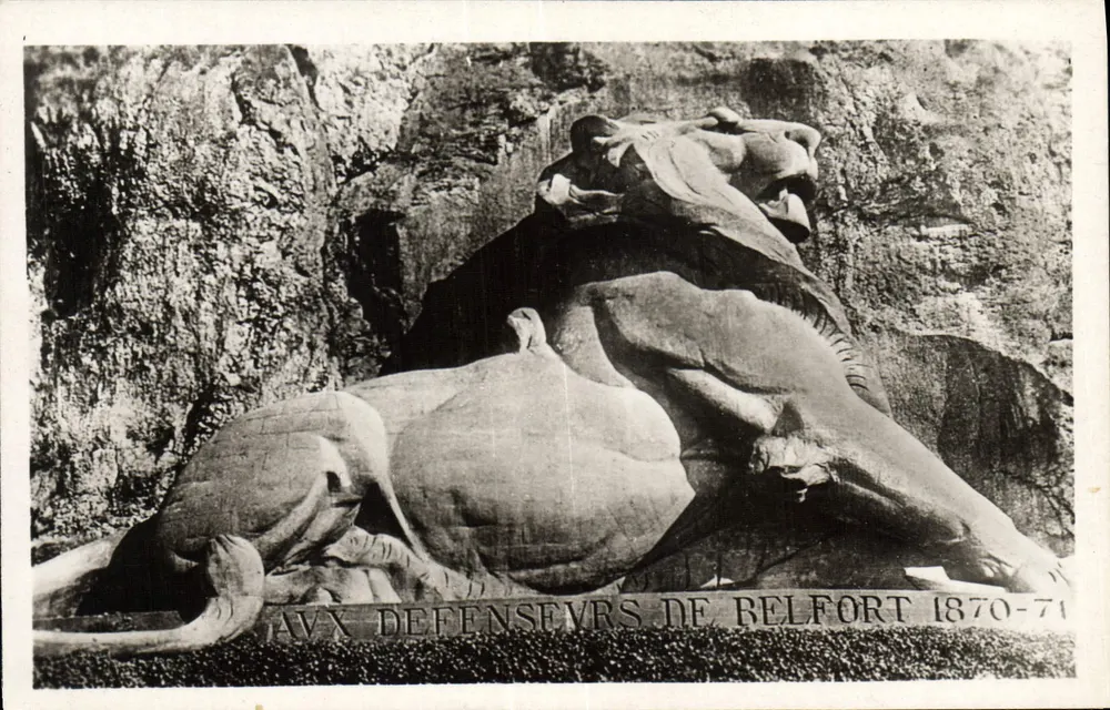 Leeuw van Belfort — Monument aan de Verdedigingsheren van Belfort 1870-71 — werk van Bartholdi - Voorkant