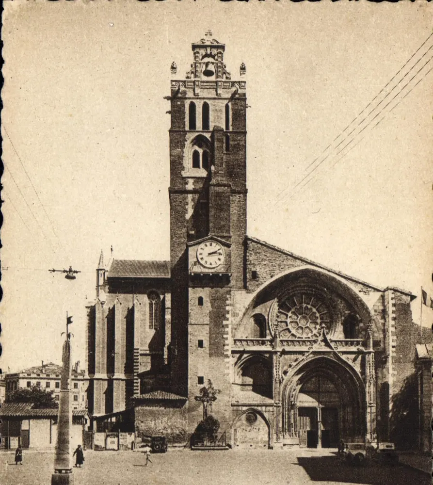 Toulouse — Kathedrale Saint Étienne — Die Rose : 1280 — Portal : 1451 — Turm Anfang 15. Jahrhundert - Vorderseite