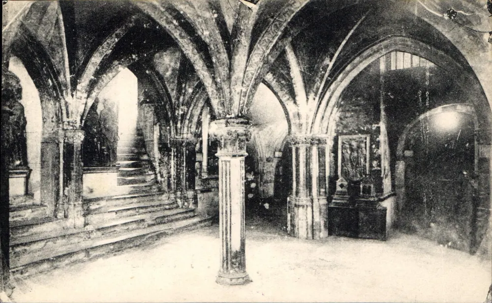 Krypta der Heiligen Körper — Basilika Saint-Sernin — Toulouse - Vorderseite