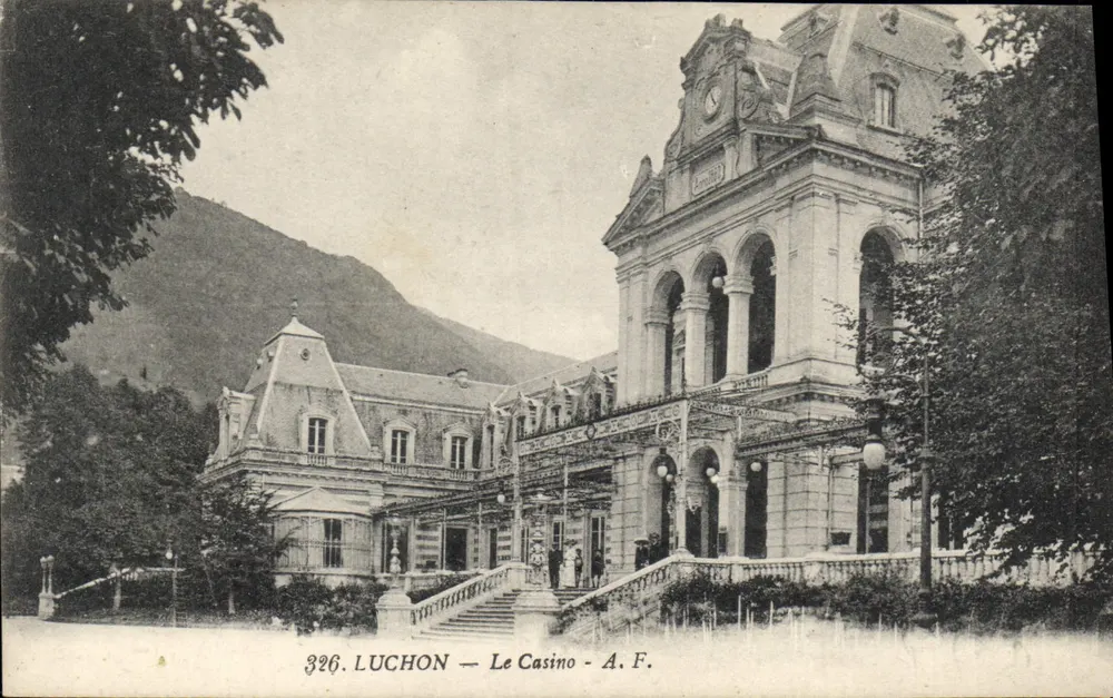 Luchon — O Casino — A.F. — n°326 - Frente