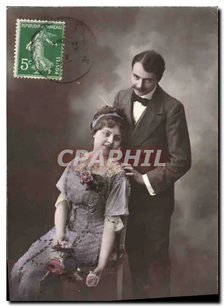 Casal em traje de festa — fotografia de estúdio — editor desconhecido - Frente