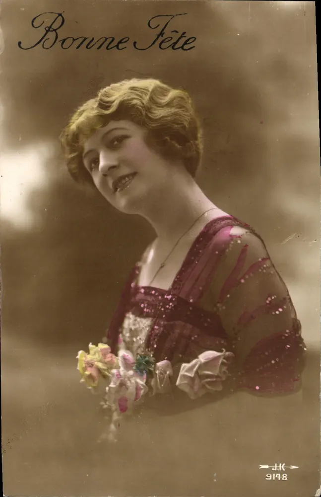 Junge Frau in geschmücktem Kleid — Frohe Geburtstage — d.K. 9148 - Vorderseite