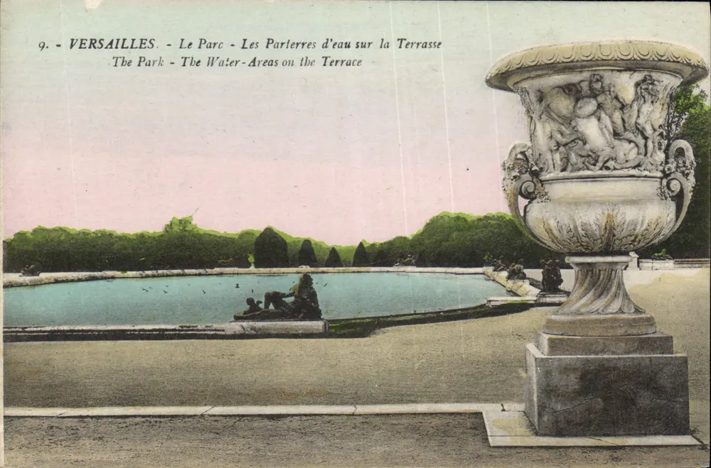 Versailles - Le Parc - Les Parterres d'eau sur la Terrasse — M. Morrau Édit., Versailles - Recto