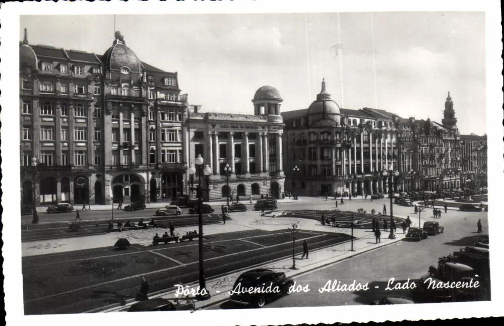 Porto - Avenida dos Aliados - Lado Nascente — éditeur Fotografia Verdadeira, n° de série non visible - Recto