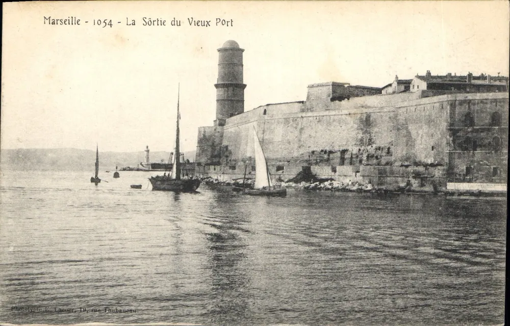 Marseille - 1054 - Die Ausfahrt des Alten Hafens — Phototypie L. Laouer, 18, rue Phubaneau - Vorderseite