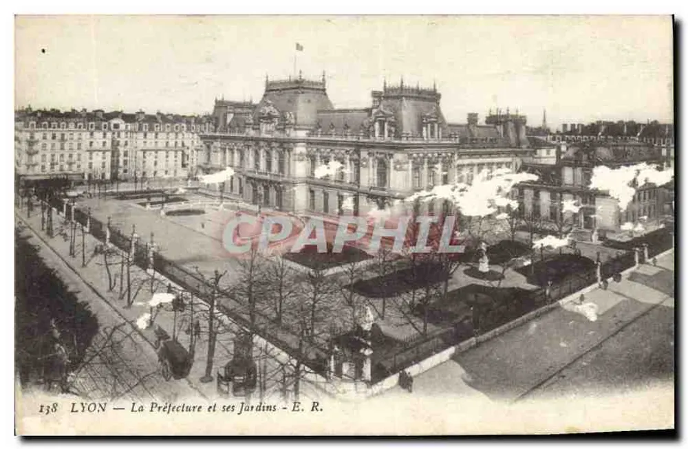 LYON — A Prefeitura e Seus Jardins — E. R. - Frente