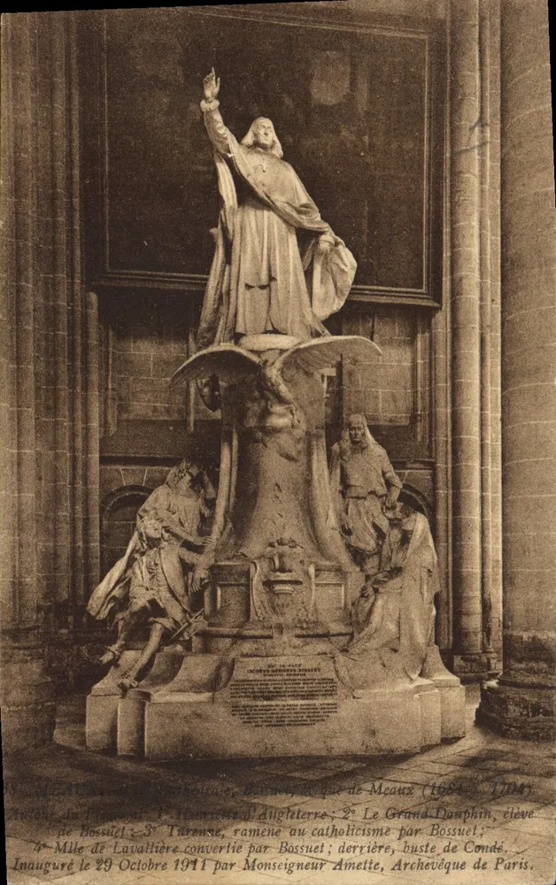 Estátua de Jean de Bossuet — Catedral de Meaux — editor desconhecido, número de série não visível - Frente