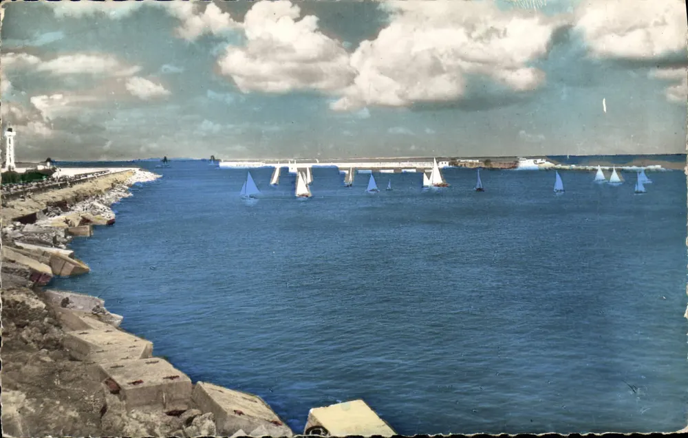 Port of Sète — Yachting Race — Éditions des Rivières - Front