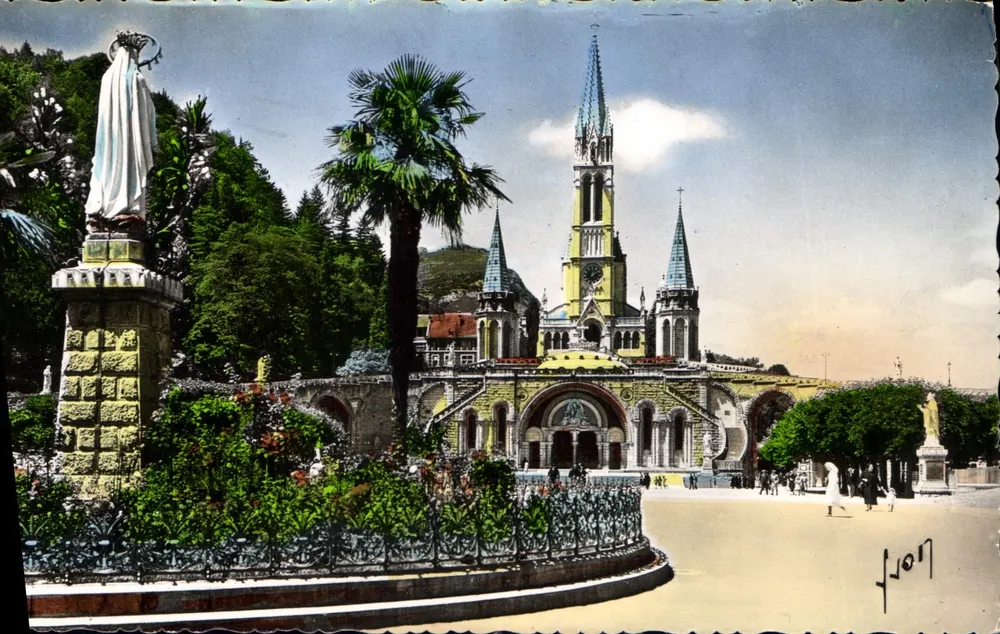 Lourdes (Hautes-Pyrénées) — Die Basilika und die Jungfrau der Esplanade — Éditions Liorf - Vorderseite