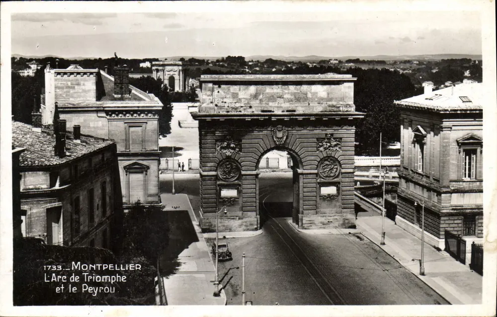 Montpellier — O Arco do Triunfo e o Peyrou — Edição do Vieux Port - Frente