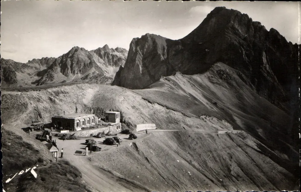 Der Col du Tourmalet — Das Restaurant und der Pic de l'Espade — Cauterets - Vorderseite