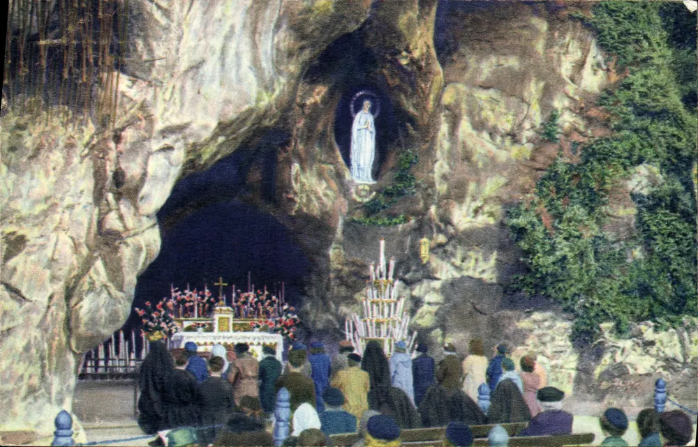 A Gruta Milagrosa — Lourdes — Edição P. Doucet, n°44 - Frente