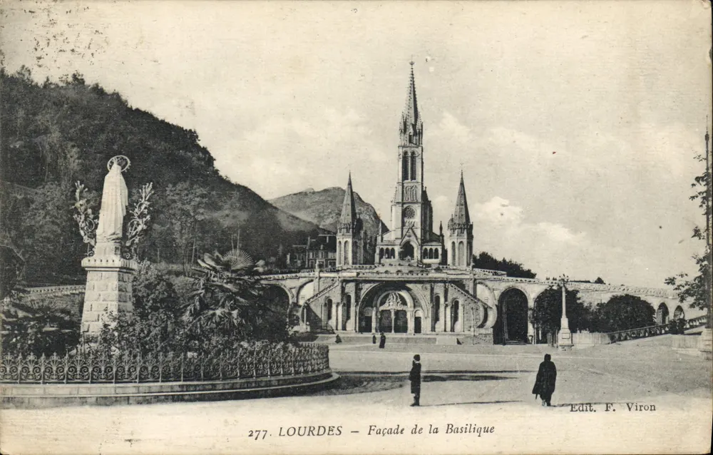 LOURDES — Fachada da Basílica — Edit. F. Viron n°277 - Frente