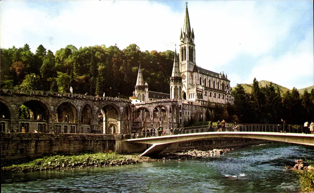 Lourdes — Basilika und der Gave — Éd. Gérard POURRÉAL, Nr. 1 - Vorderseite