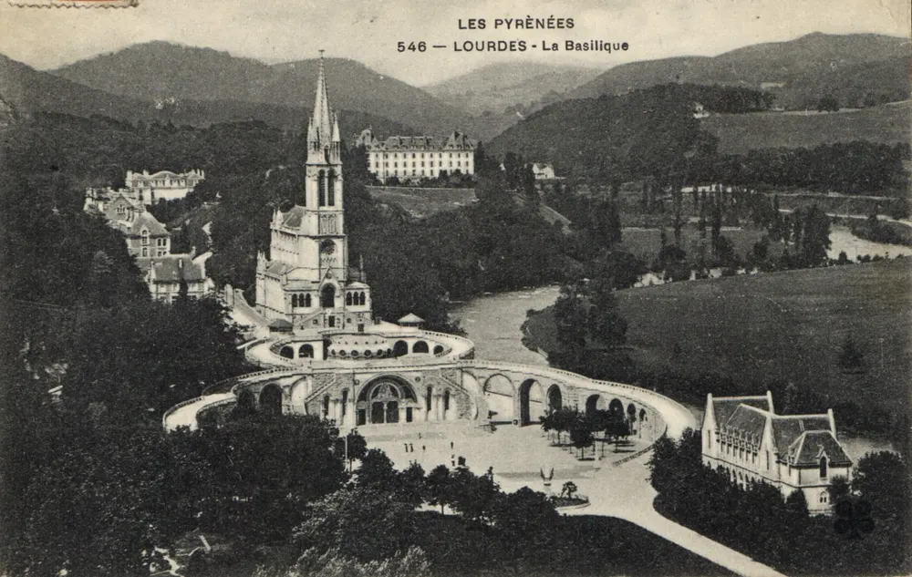 Lourdes — Bazylika — Wydawca Les Pyrénées, nr 546 - Awers