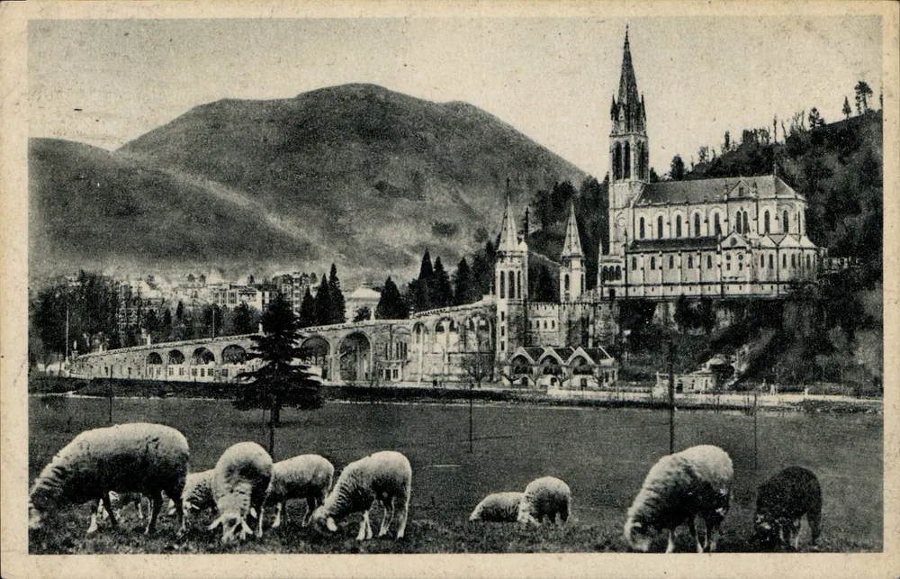 Lourdes — La Basilique et le Pic du Jer — Édition F. Doucet, n°33 - Frente
