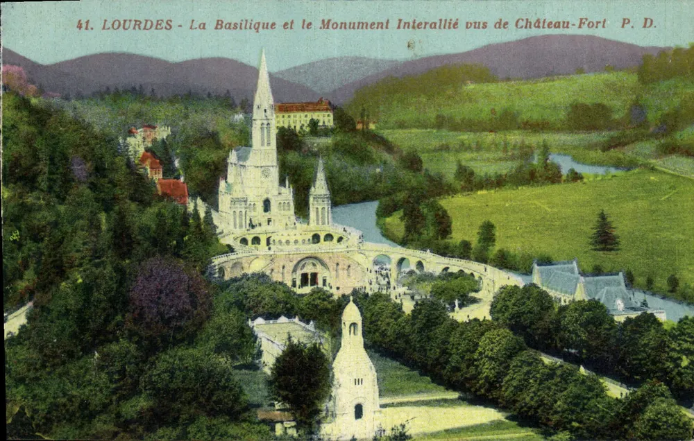 Lourdes - Die Basilika und das Interalliierte Denkmal von Château-Fort aus gesehen - P. D. - Vorderseite