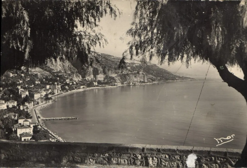 Vista de Menton-Garavan — Fronteira franco-italiana — Edições 'MAR' - Frente