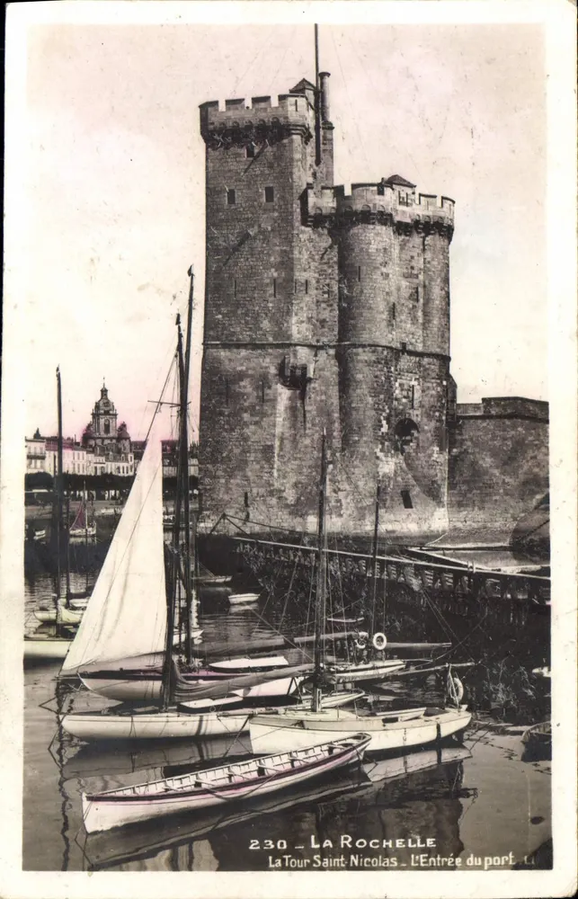 La Rochelle — La Tour Saint-Nicolas — Eingang zum Hafen — Verlag Real-Photos, Nr. 230 - Vorderseite