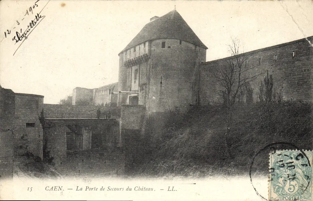 Caen — De Toegangspoort van het Kasteel — LL. - Voorkant