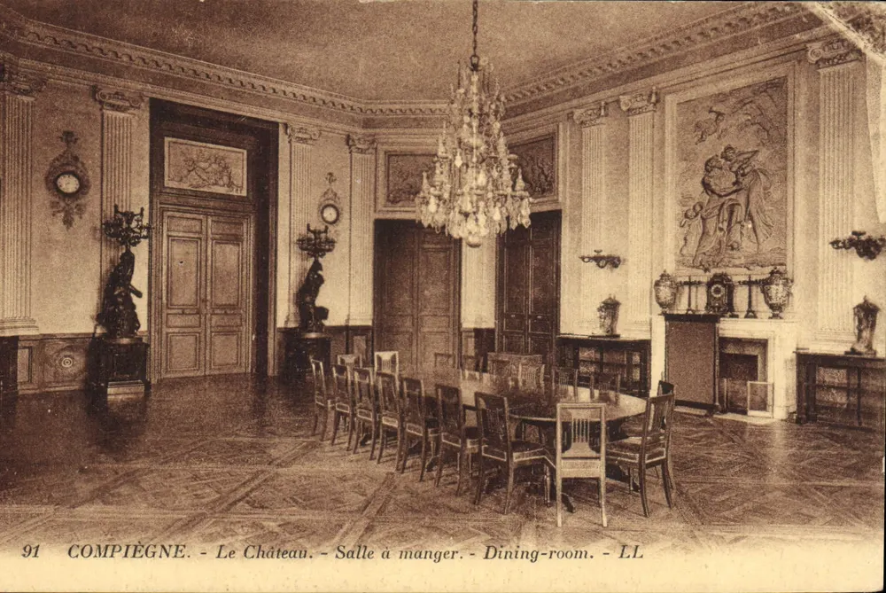 Compiègne - Het Kasteel - Eetzaal - Dining-room - LL - Voorkant