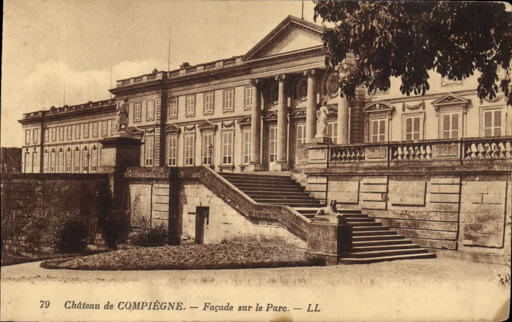 Castelo de COMPIÈGNE — Fachada sobre o Parque — LL - Frente