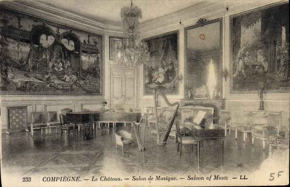 Compiègne — O Castelo — Salão de Música — LL - Frente