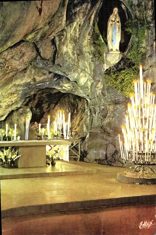 Gruta de Lourdes — Nossa Senhora de Lourdes — Edlux - Frente