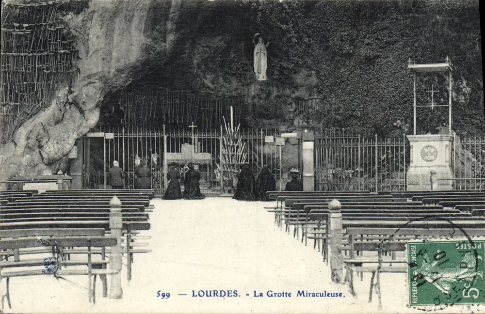 Lourdes — A Grotta Milagrosa — Editor R. C. (n° 599) - Frente