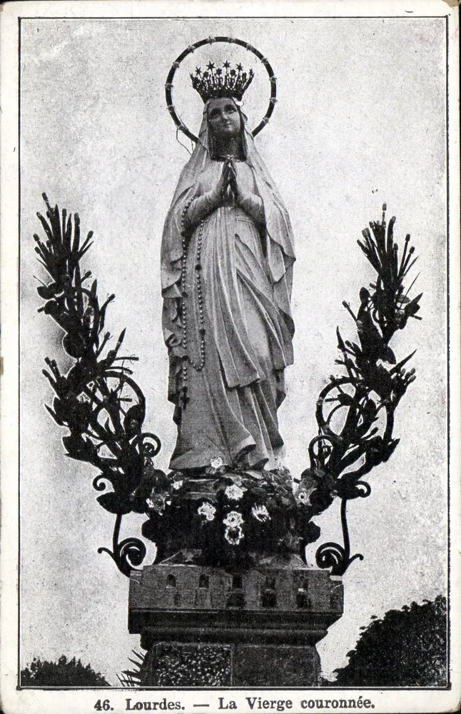 Lourdes — A Virgem Coroada — Editor anônimo, n° 46 - Frente