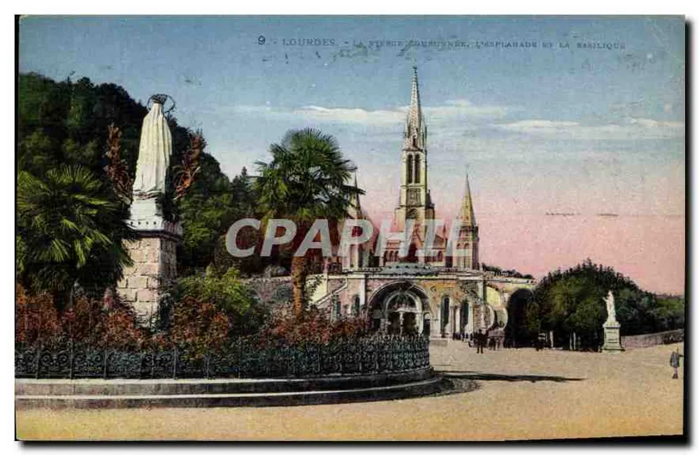 Lourdes - A estátua comemorativa, a Esplanada e a Basílica - Frente