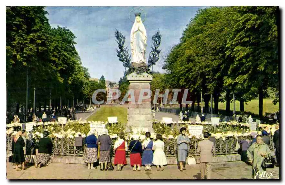 Lourdes — A Virgem Coroada — Ed. P. Doucet, Pl. Peyran, Lourdes - Frente